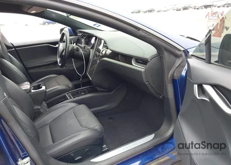 2018 Tesla Model S 100D/75D/P100D z USA, uszkodzony, nr VIN 5YJSA1E24JF293426